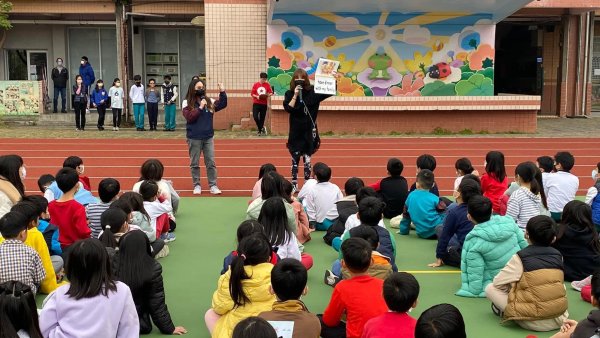 112學年度結業式盛況：優異生獲獎、外師美語結業教學、寒假安全宣導暨新年祝福