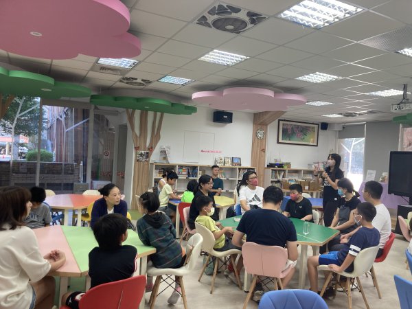 113學年度教育優先區親職講座--用桌遊陪孩子玩出好天賦和個性
