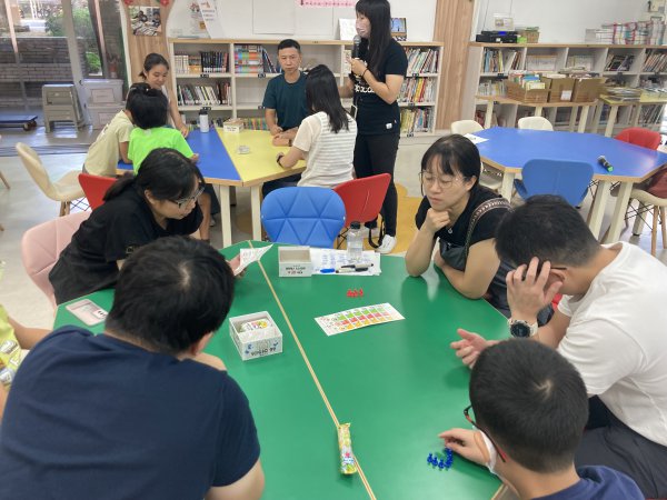 113學年度教育優先區親職講座--用桌遊陪孩子玩出好天賦和個性