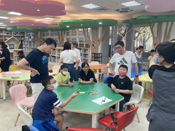 113學年度教育優先區親職講座--用桌遊陪孩子玩出好天賦和個性