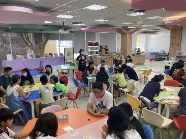 113學年度教育優先區親職講座--用桌遊陪孩子玩出好天賦和個性