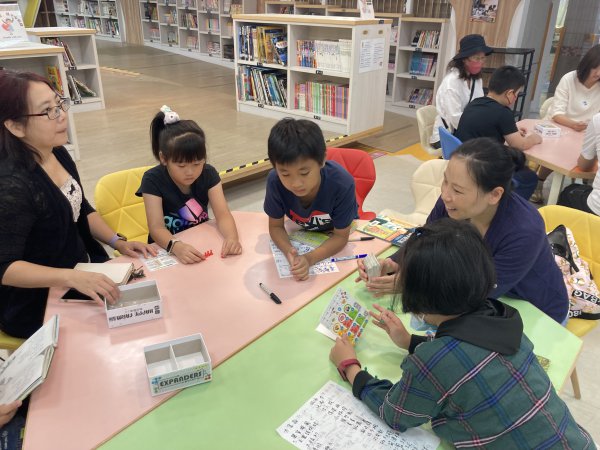 113學年度教育優先區親職講座--用桌遊陪孩子玩出好天賦和個性