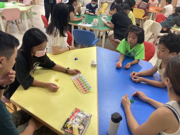 113學年度教育優先區親職講座--用桌遊陪孩子玩出好天賦和個性