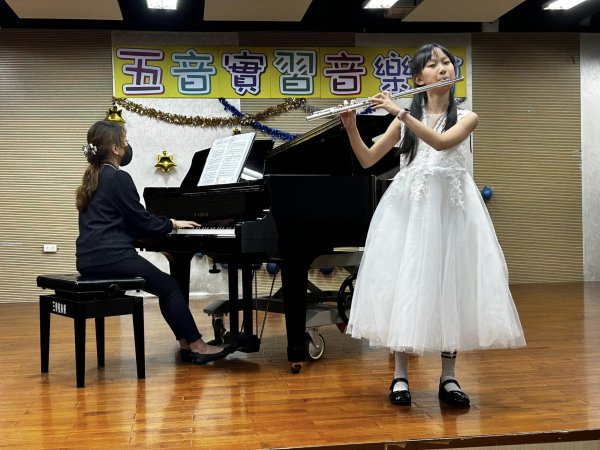 新勢國小悠韻之夜：5音實習音樂會帶來的美好樂聲與歌聲