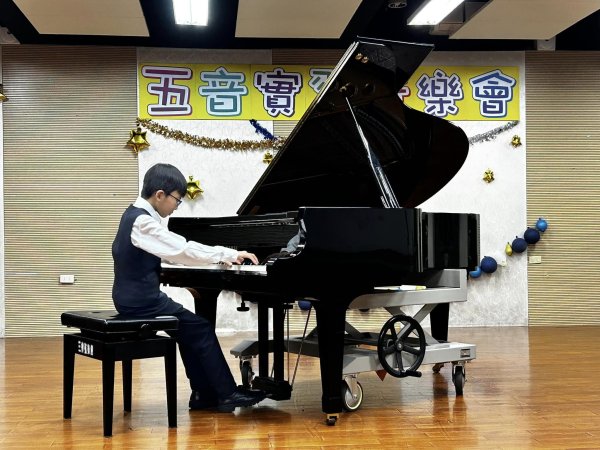新勢國小悠韻之夜：5音實習音樂會帶來的美好樂聲與歌聲