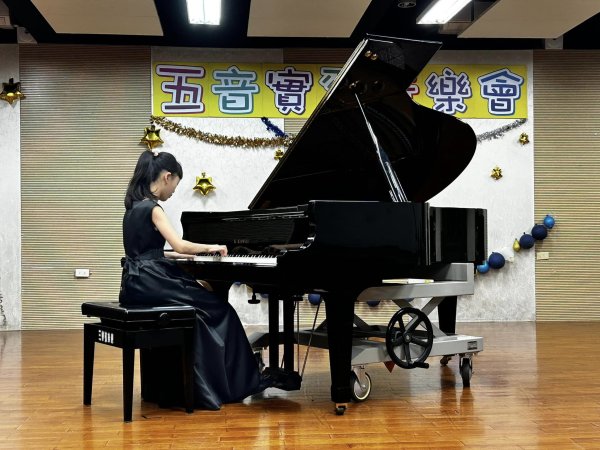 新勢國小悠韻之夜：5音實習音樂會帶來的美好樂聲與歌聲